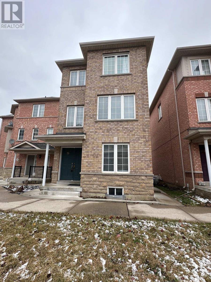 Toronto (west Humber-clairville), ON M9W0A5,19 Pedigree Mews #Upper