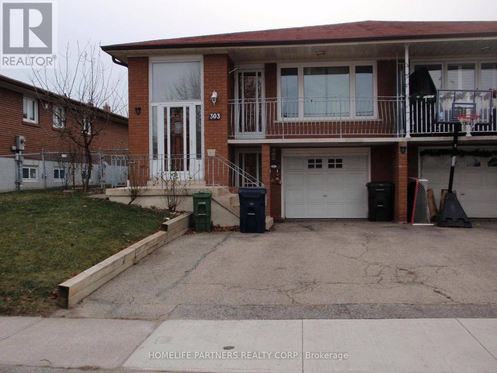 Toronto (humberlea-pelmo Park), ON M9N3P2,303 PELLATT AVENUE