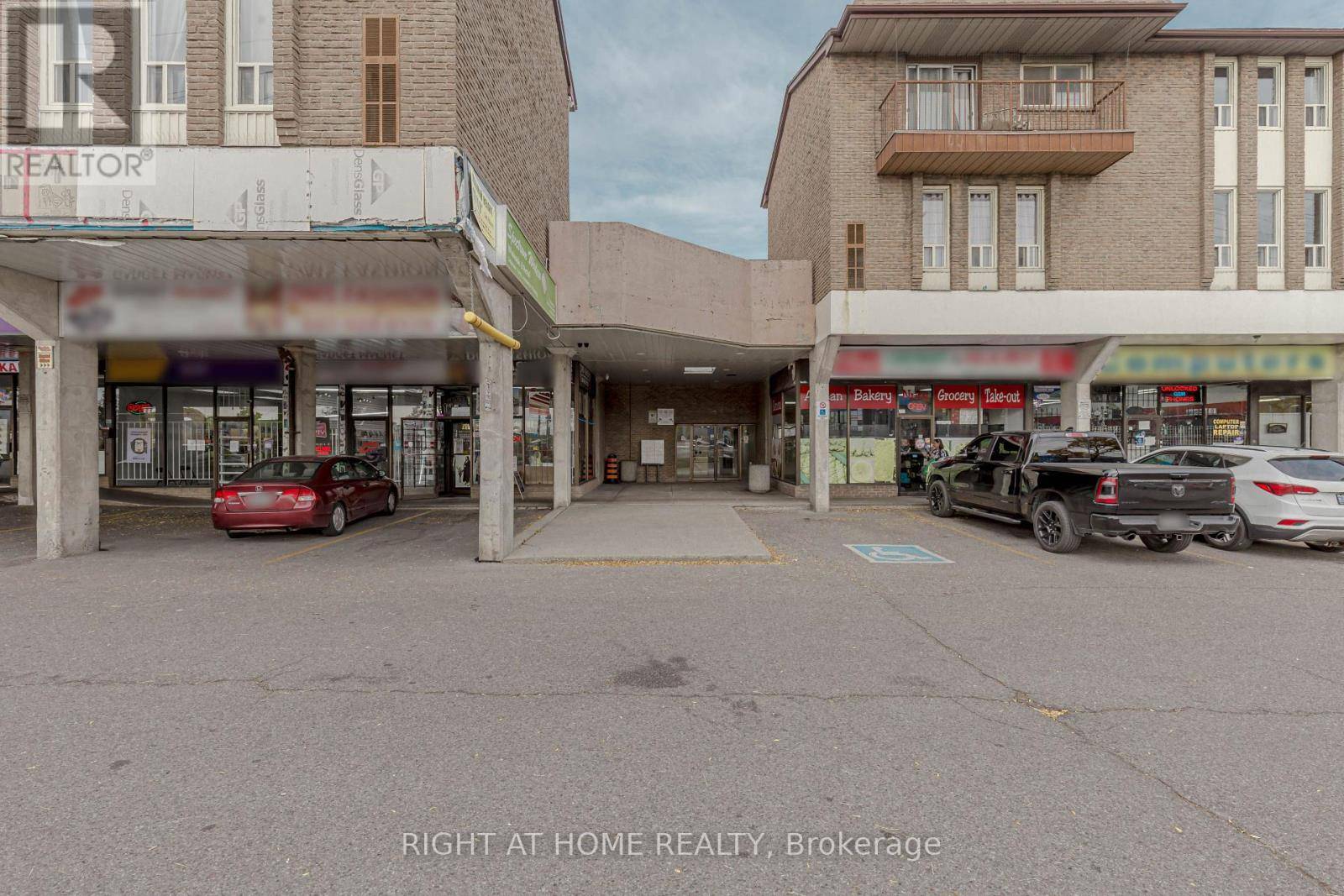 Toronto (rexdale-kipling), ON M9W5Z3,40 Rexdale BLVD #31