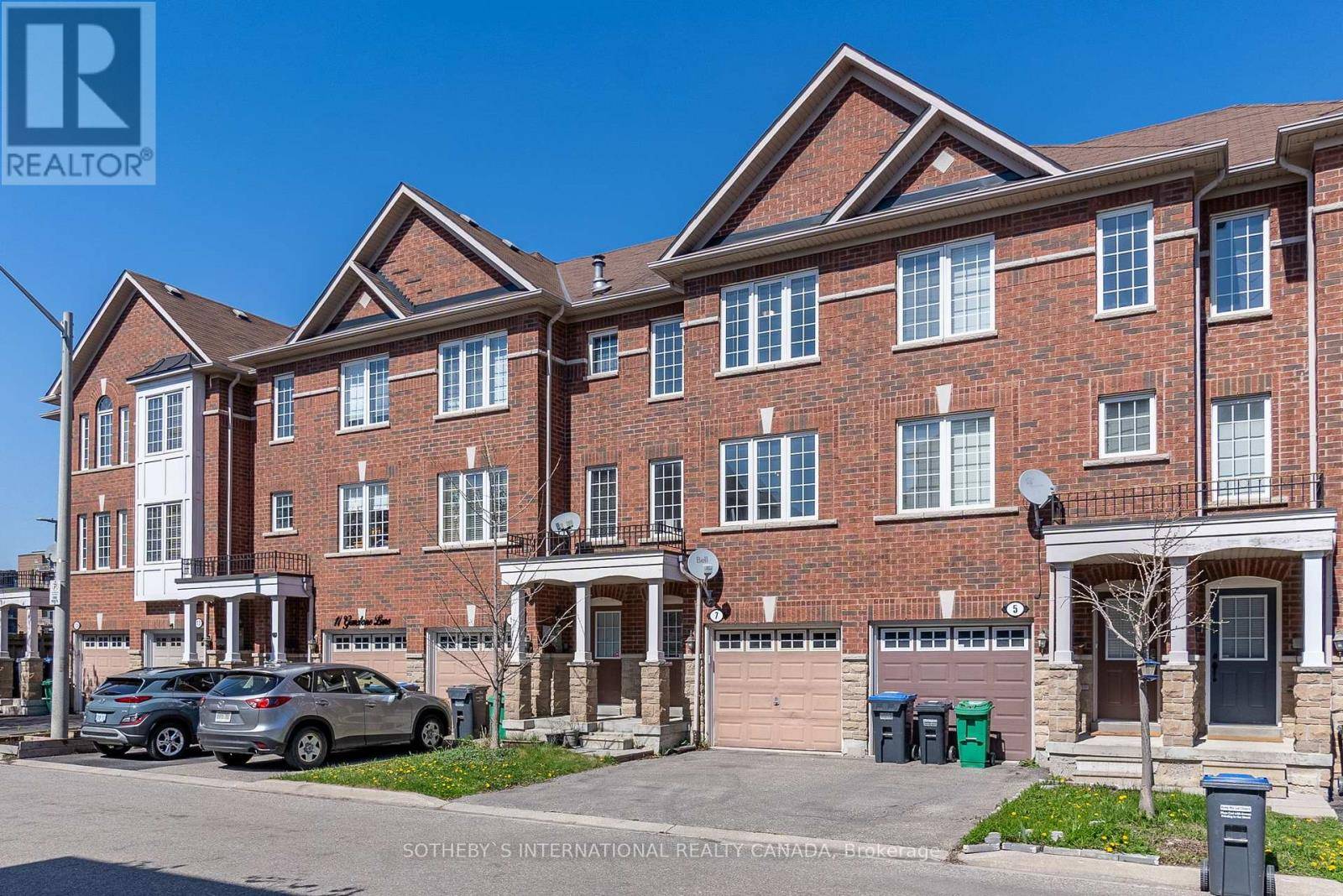 Brampton (downtown Brampton), ON L6X0H1,7 GEMSTONE LANE