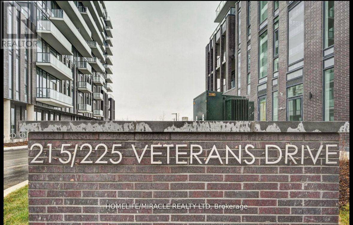 Brampton (northwest Brampton), ON L7A4S6,215 Veterans DR #S0809