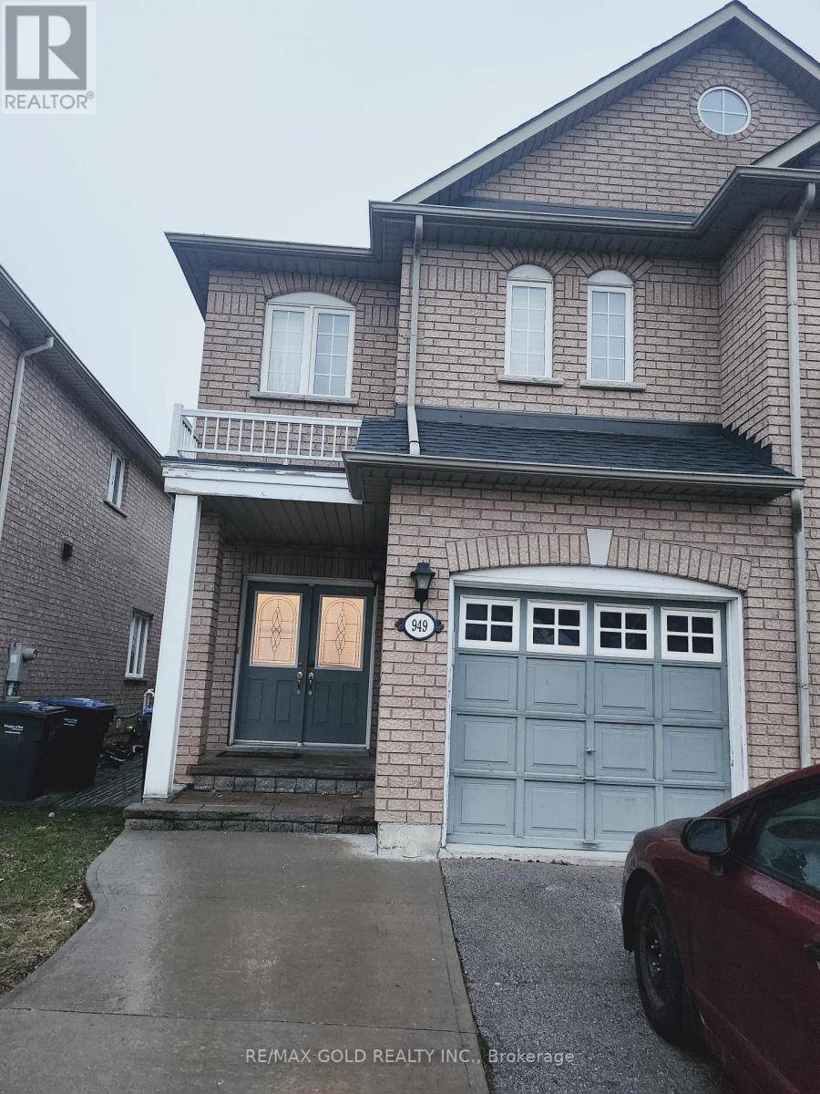 Mississauga (meadowvale Village), ON L5W1S7,949 FLUTE WAY