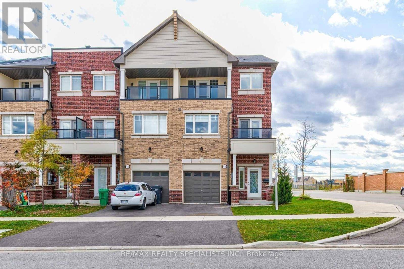 Brampton (bram West), ON L6Y0V6,44 SKY HARBOUR DRIVE