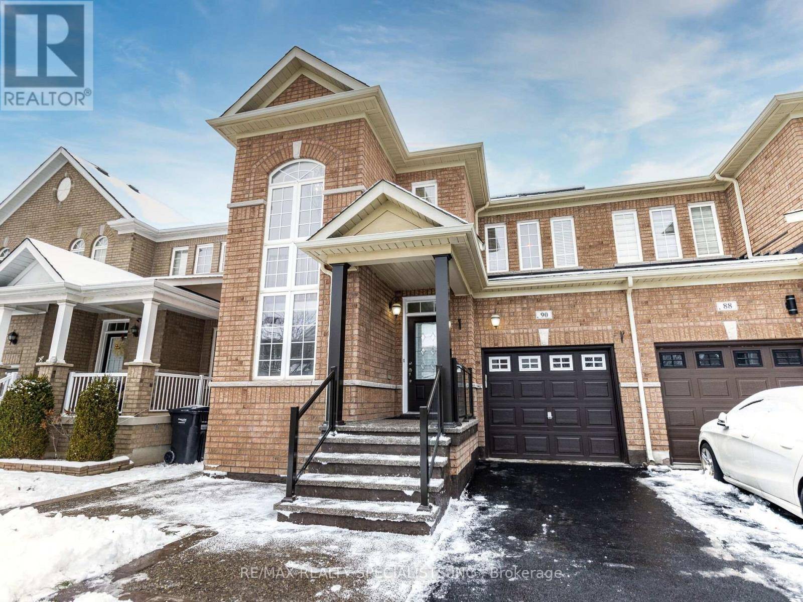 Brampton (northwest Sandalwood Parkway), ON L7A0M7,90 BEGONIA CRESCENT