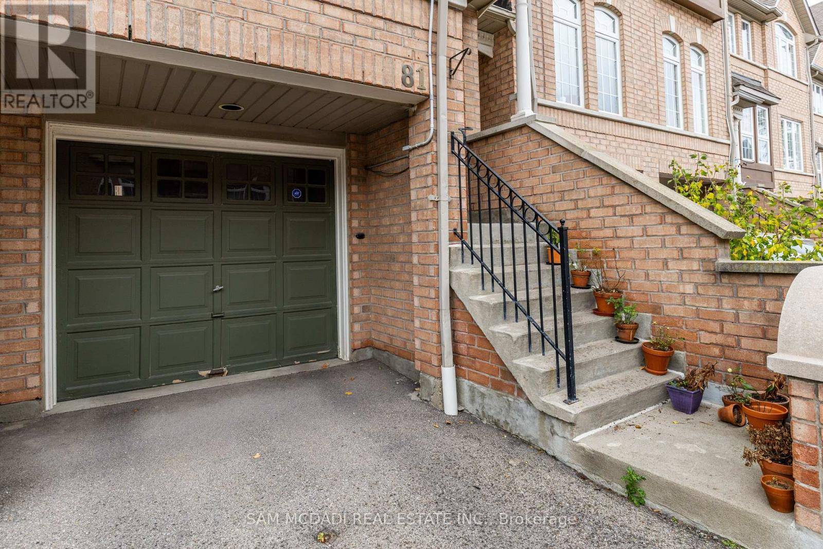 Mississauga (hurontario), ON L5R4E7,50 Strathaven DR #81