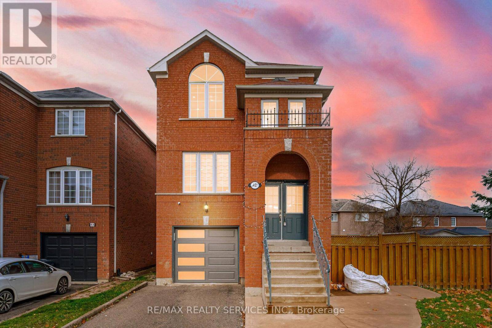 Brampton (bram East), ON L6P1H5,42 DOMENICO CRESCENT