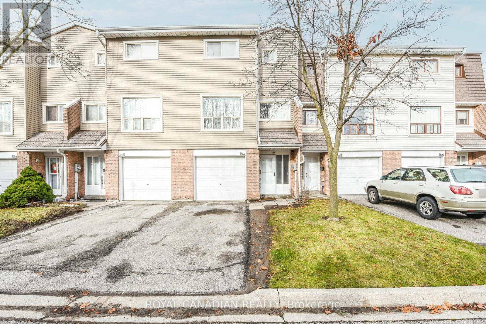 Brampton (southgate), ON L6T4C4,47 Ellis DR North #47