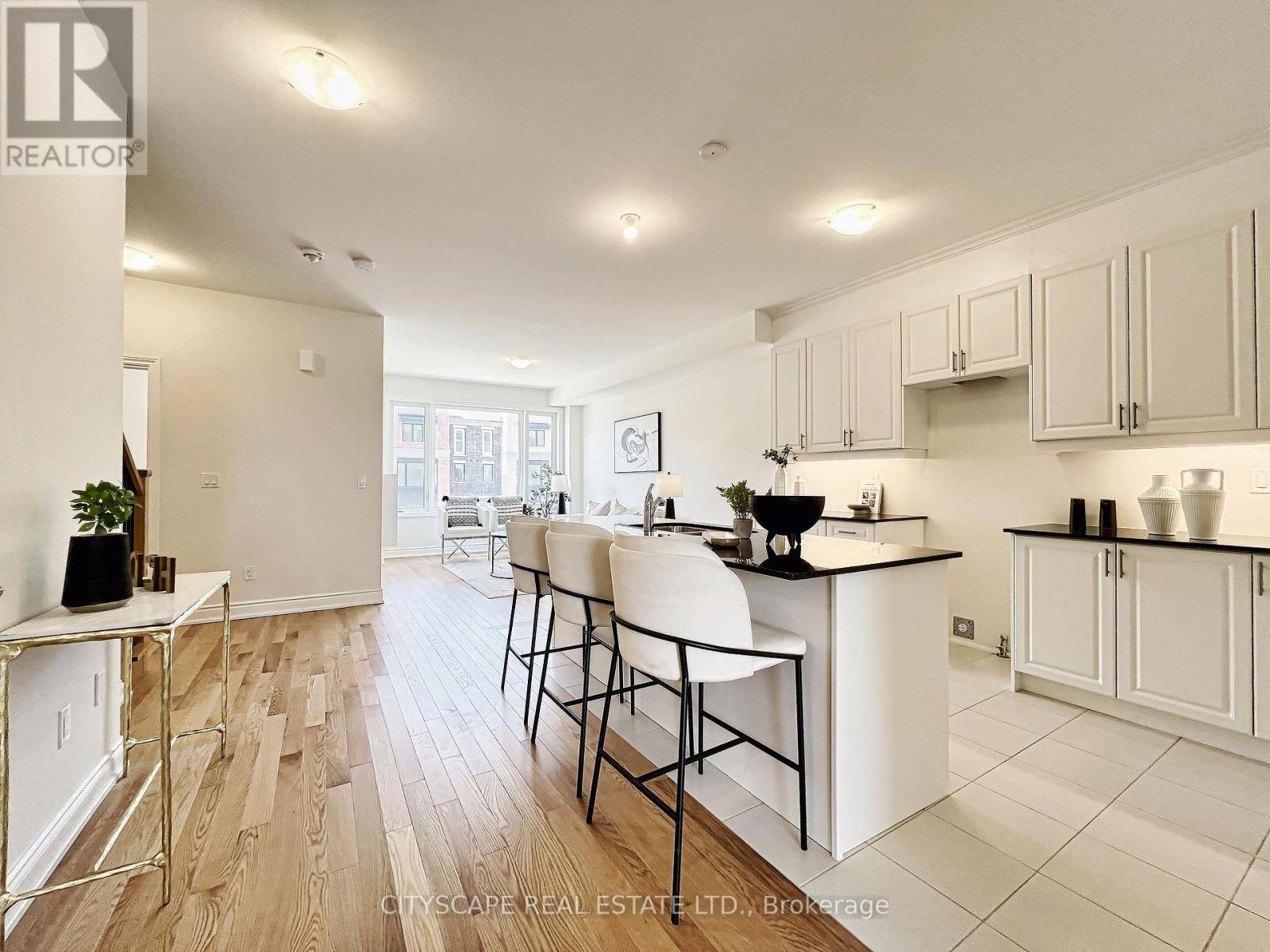 Oakville (go Glenorchy), ON L6H0Z8,6 MARVIN AVENUE