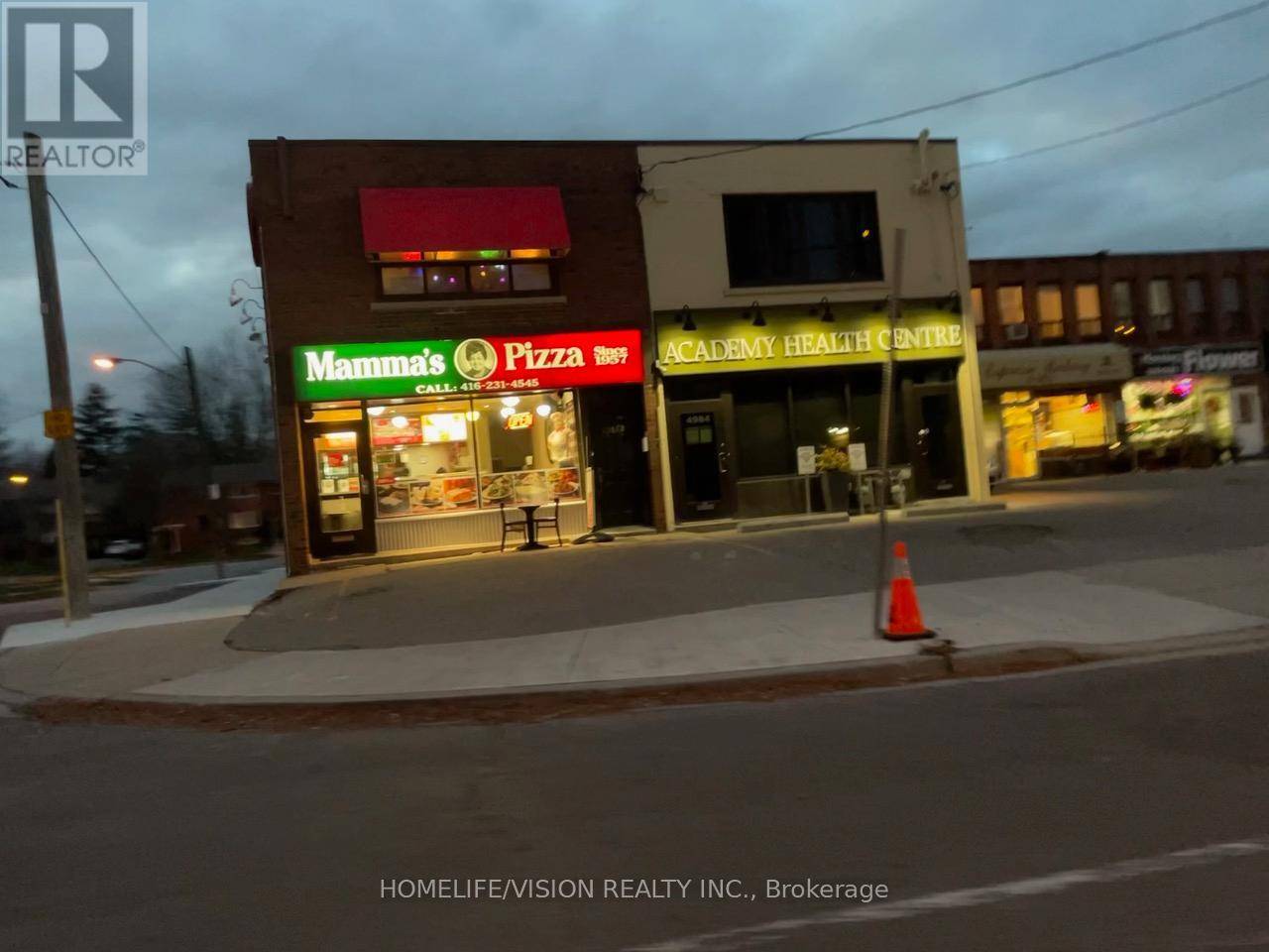 Toronto (islington-city Centre West), ON M9A1B7,4986 DUNDAS STREET W