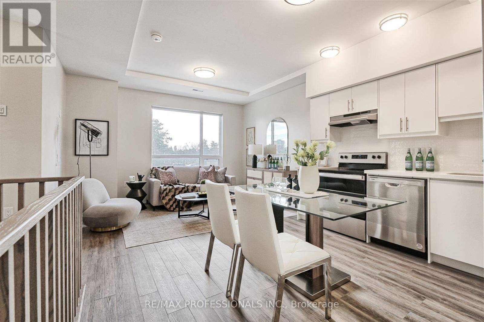 Toronto (eringate-centennial-west Deane), ON M9C3W1,62 Dixfield DR #117