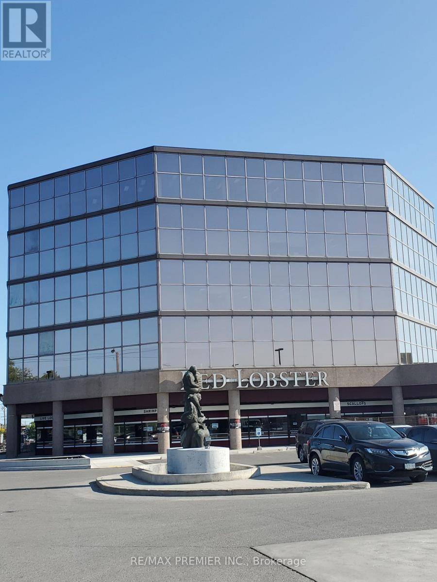 Toronto (yorkdale-glen Park), ON M6A2T3,3200 Dufferin ST #210