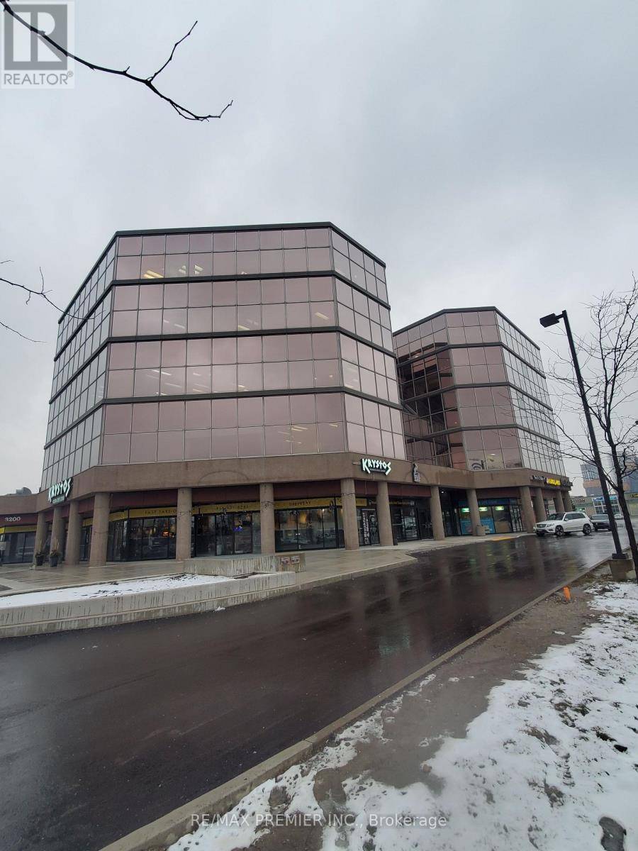 Toronto (yorkdale-glen Park), ON M6A2T3,3200 Dufferin ST #210