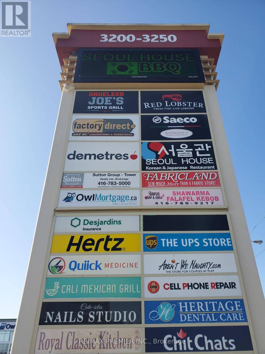 Toronto (yorkdale-glen Park), ON M6A2T3,3200 Dufferin ST #210