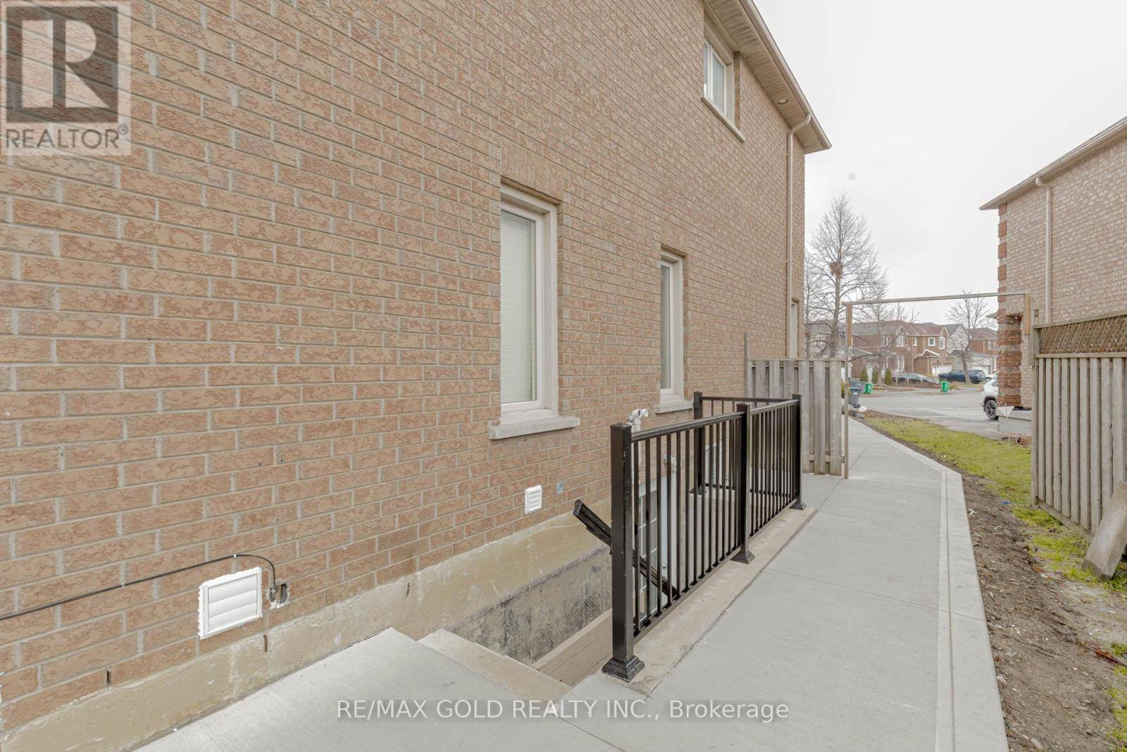 Brampton (fletcher's West), ON L6Y4Y1,72 Chadwick CRES #Bsmt