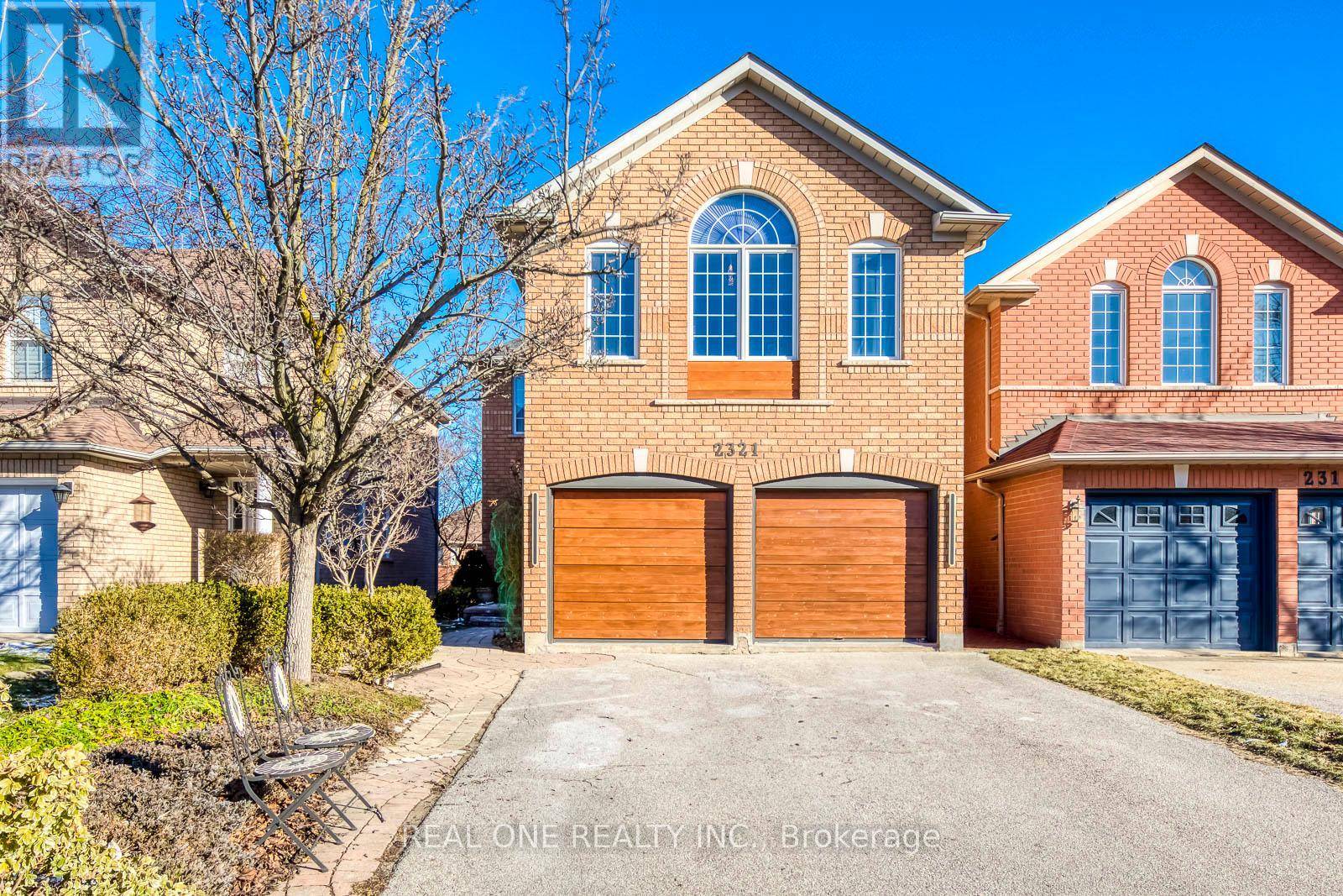 Mississauga (central Erin Mills), ON L5M5Y1,2321 YORKTOWN CIRCLE