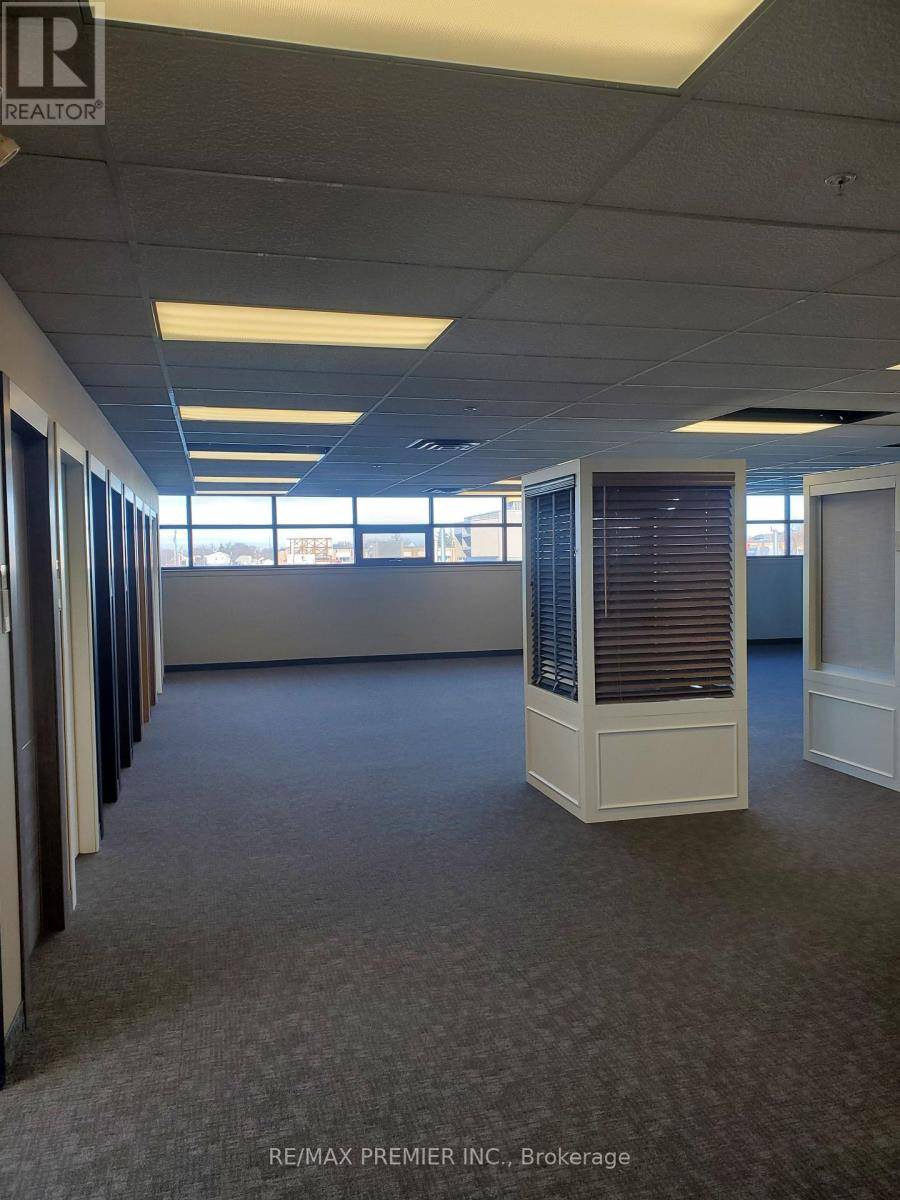 Toronto (yorkdale-glen Park), ON M6A1J6,54 Samor RD #54-2Flr
