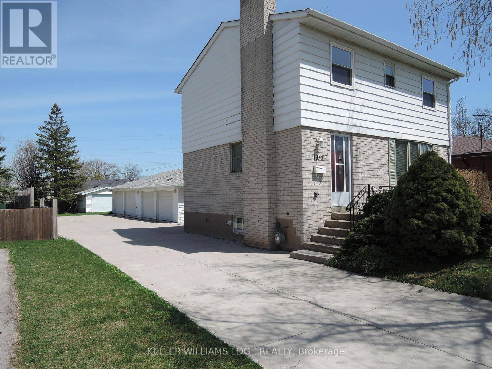 Burlington (mountainside), ON L7P2L7,1353 FISHER AVENUE