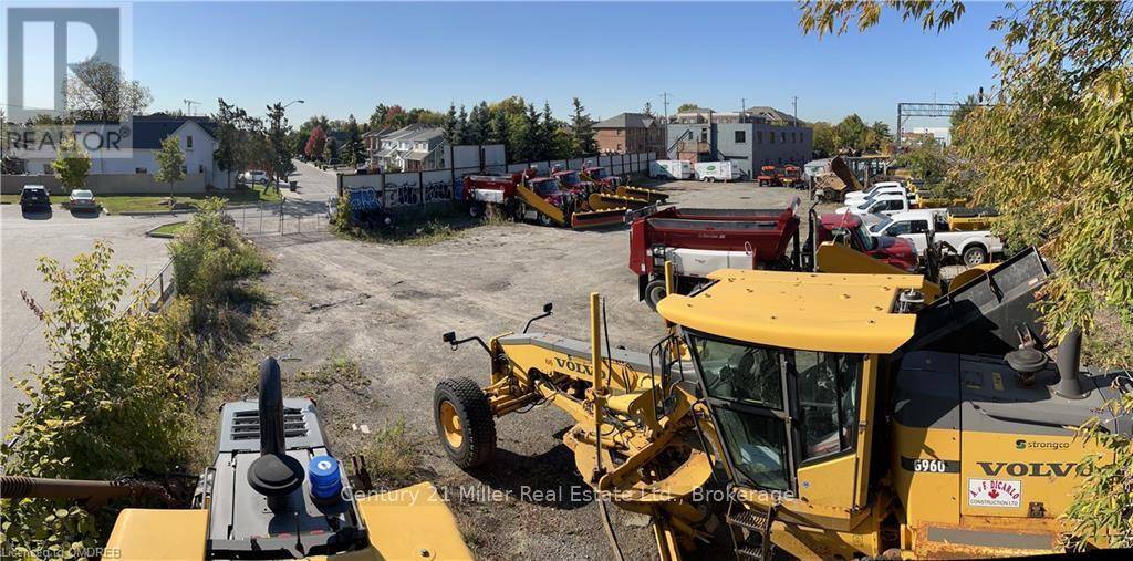 Toronto (long Branch), ON M8V2K2,1 WHITLAM AVENUE