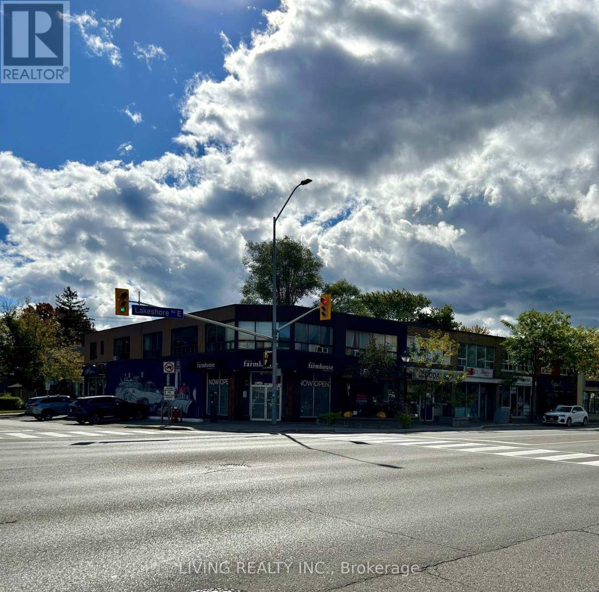 Mississauga (port Credit), ON L5G1G8,279 LAKESHORE ROAD E