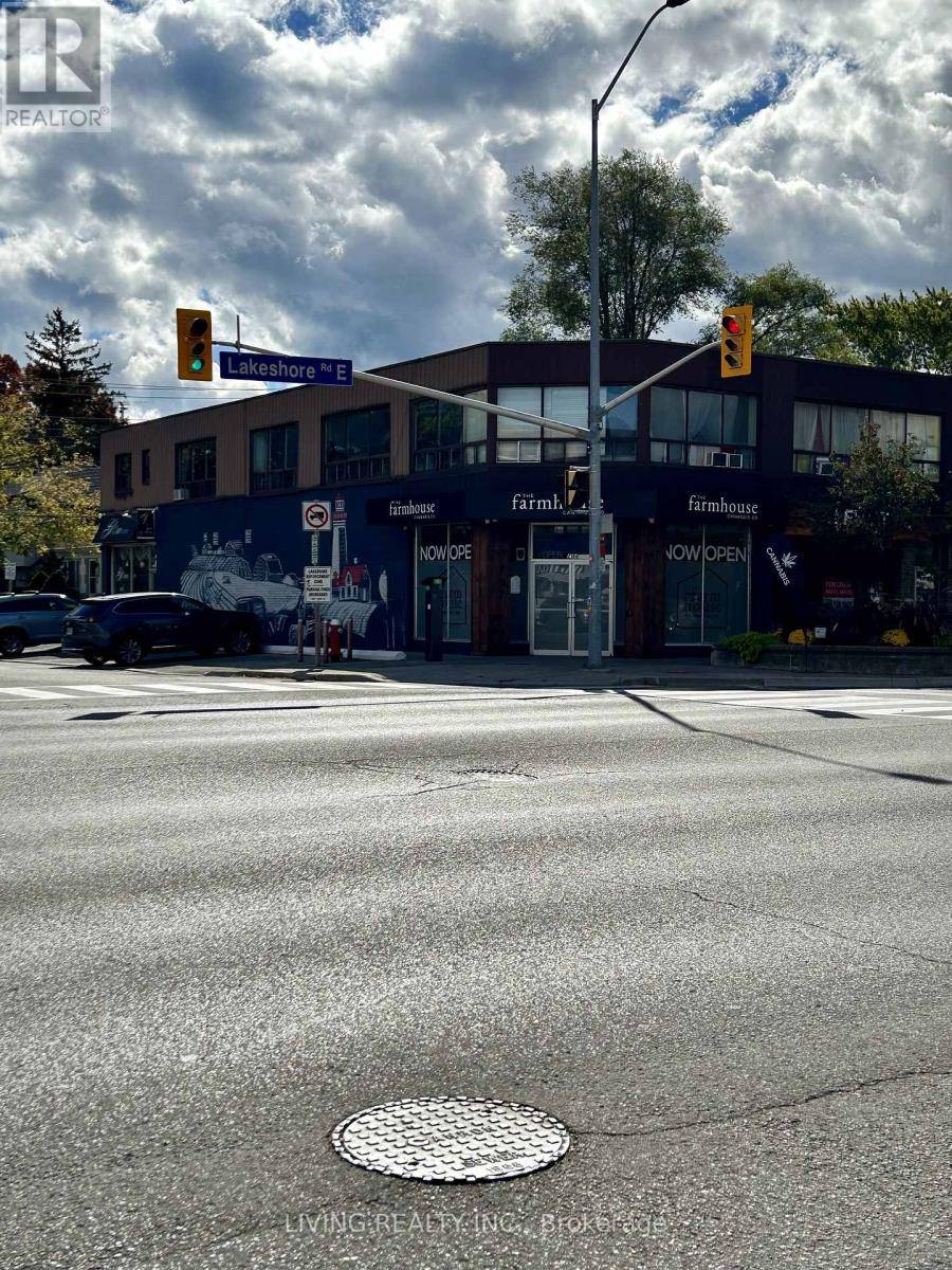 Mississauga (port Credit), ON L5G1G8,279 LAKESHORE ROAD E