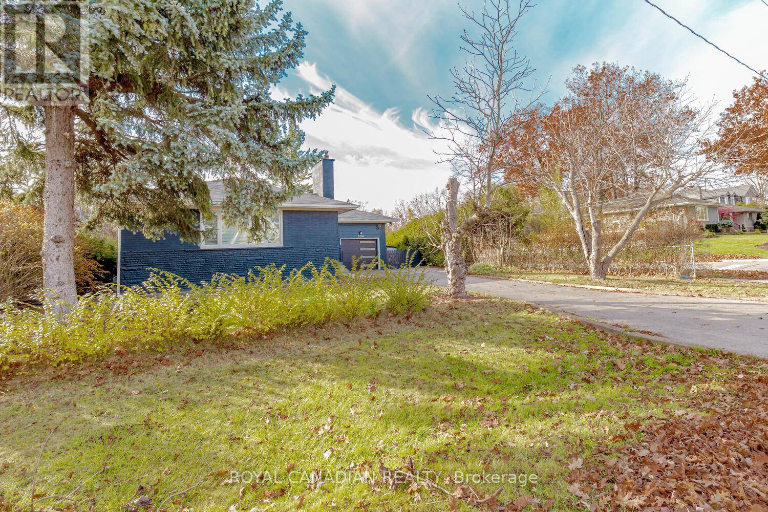 Oakville (1020 - Wo West), ON L6K2K8,334 Burton RD #BSMT