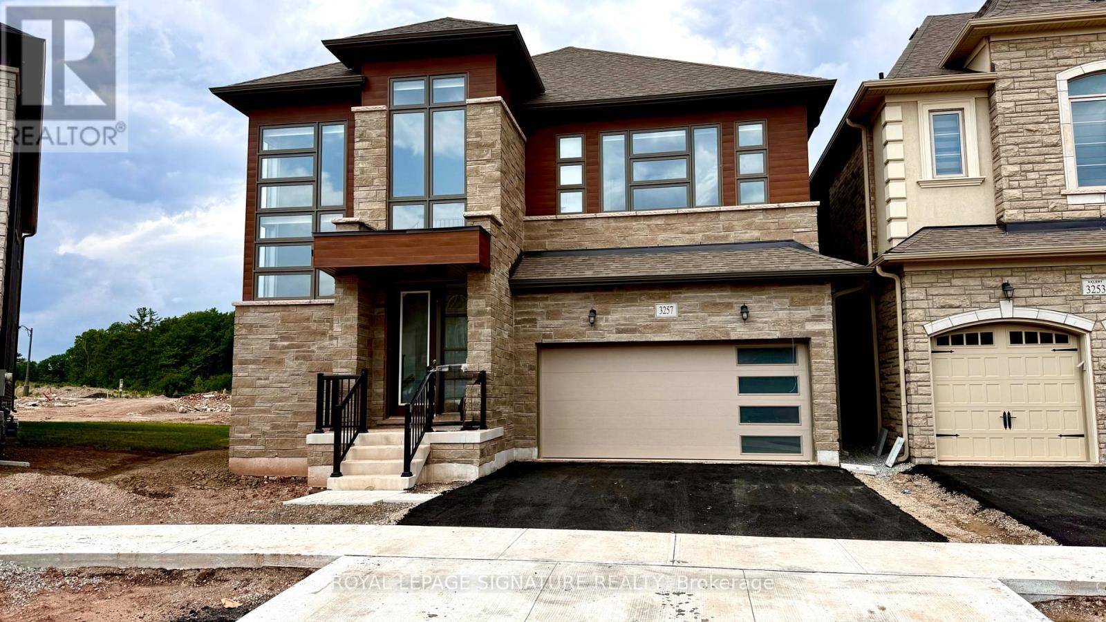 Oakville (jm Joshua Meadows), ON L6H8A1,3257 DOVE DRIVE