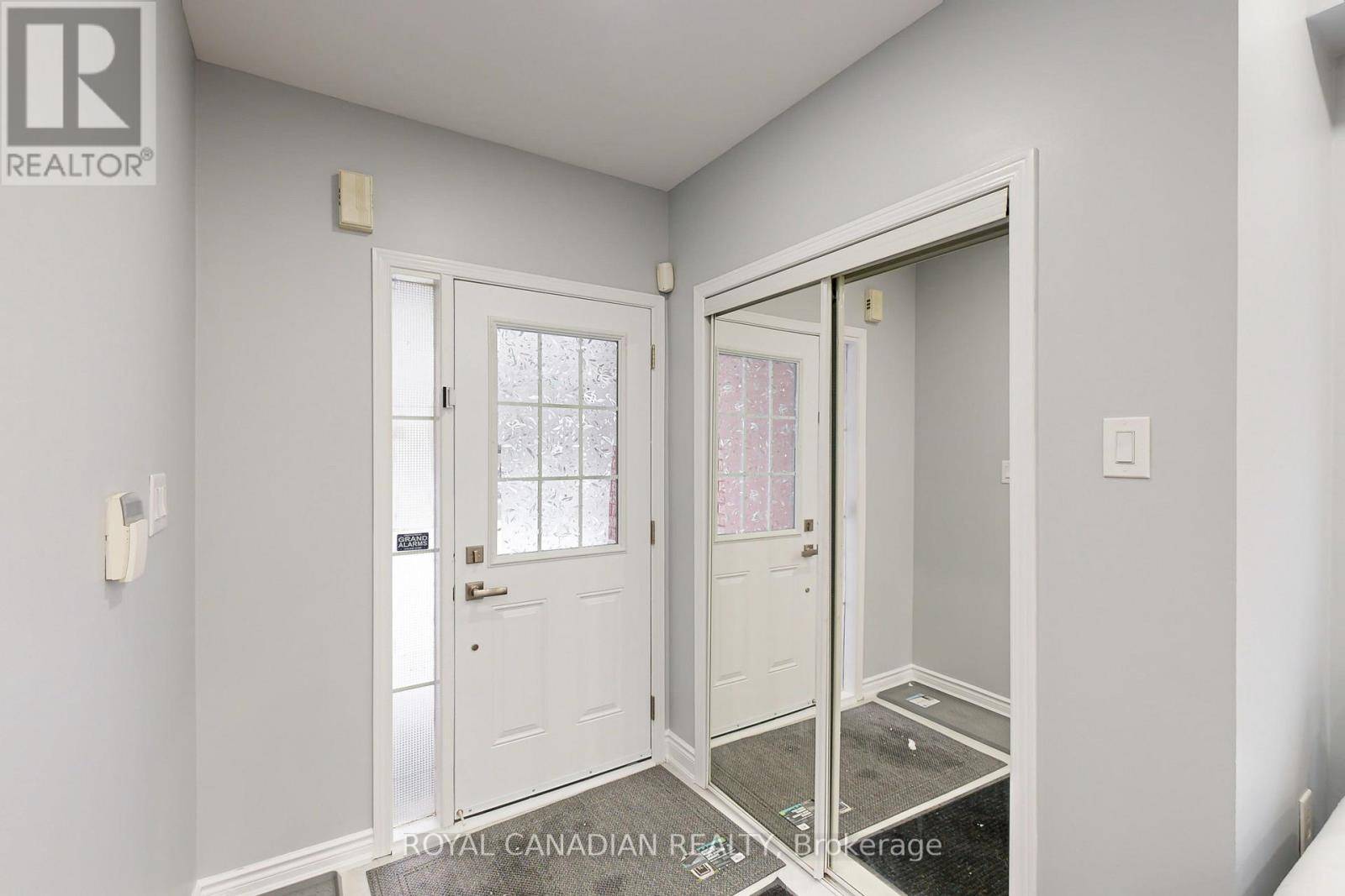 Brampton (sandringham-wellington), ON L6R3G3,11 REVELSTOKE PLACE