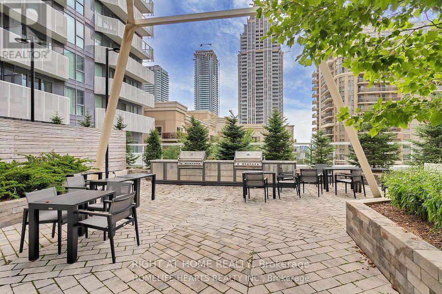Mississauga (city Centre), ON L5B0L4,4065 Confederation Pkwy #1008