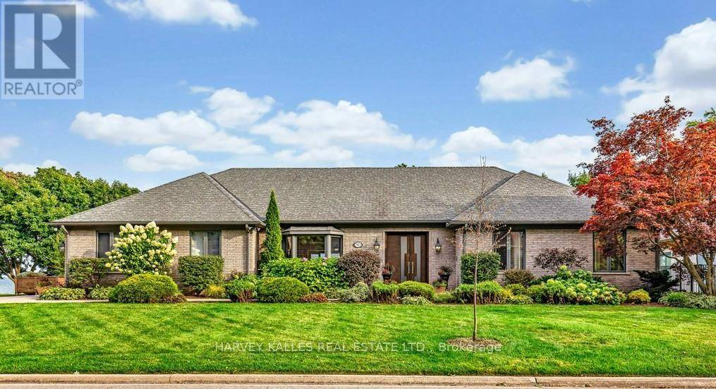 Burlington (bayview), ON L7T4G9,90 OAKLANDS PARK COURT