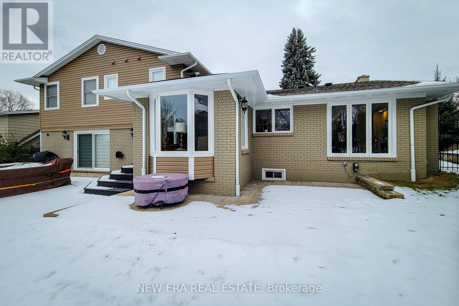 Burlington (tyandaga), ON L7P1P3,2119 AGINCOURT CRESCENT