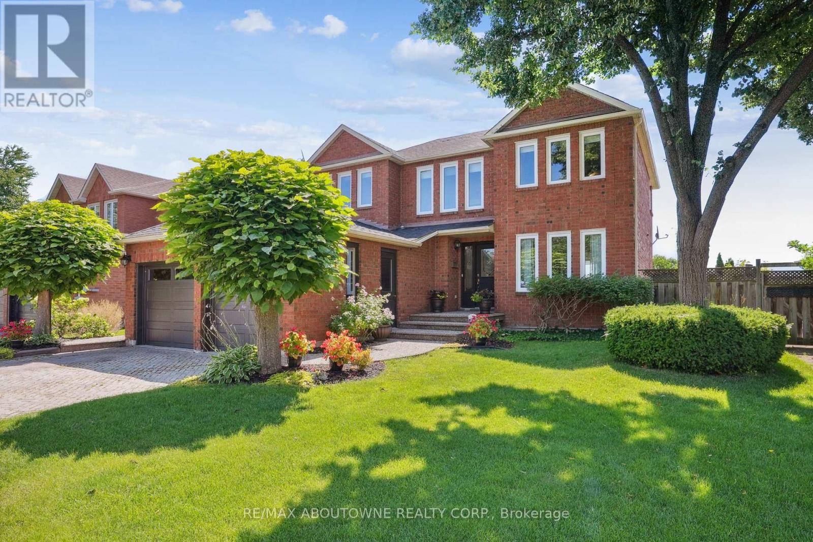 Oakville (iroquois Ridge North), ON L6H3Z8,1008 GLENBROOK AVENUE