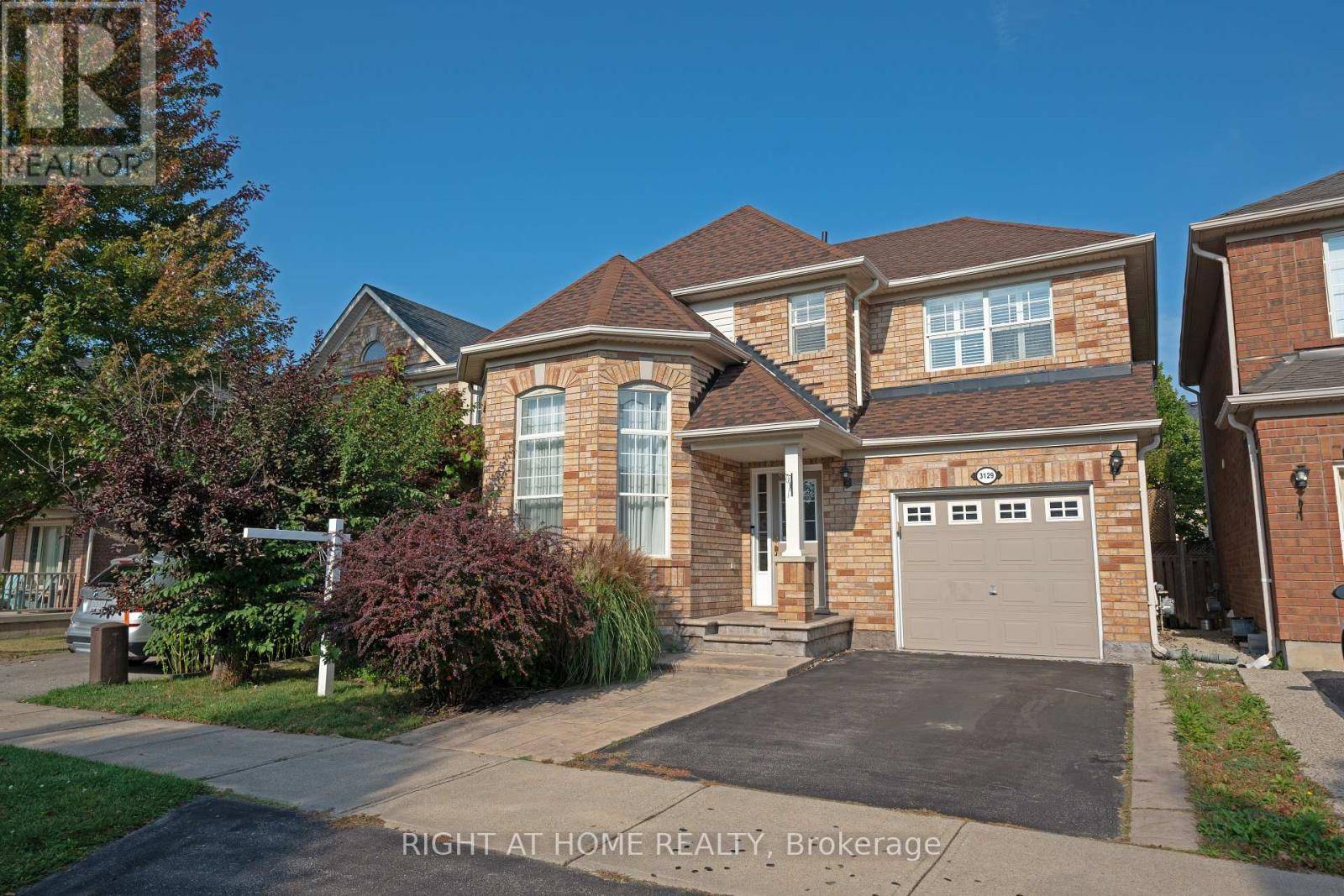 Oakville (palermo West), ON L6M5C2,3129 ABERNATHY WAY