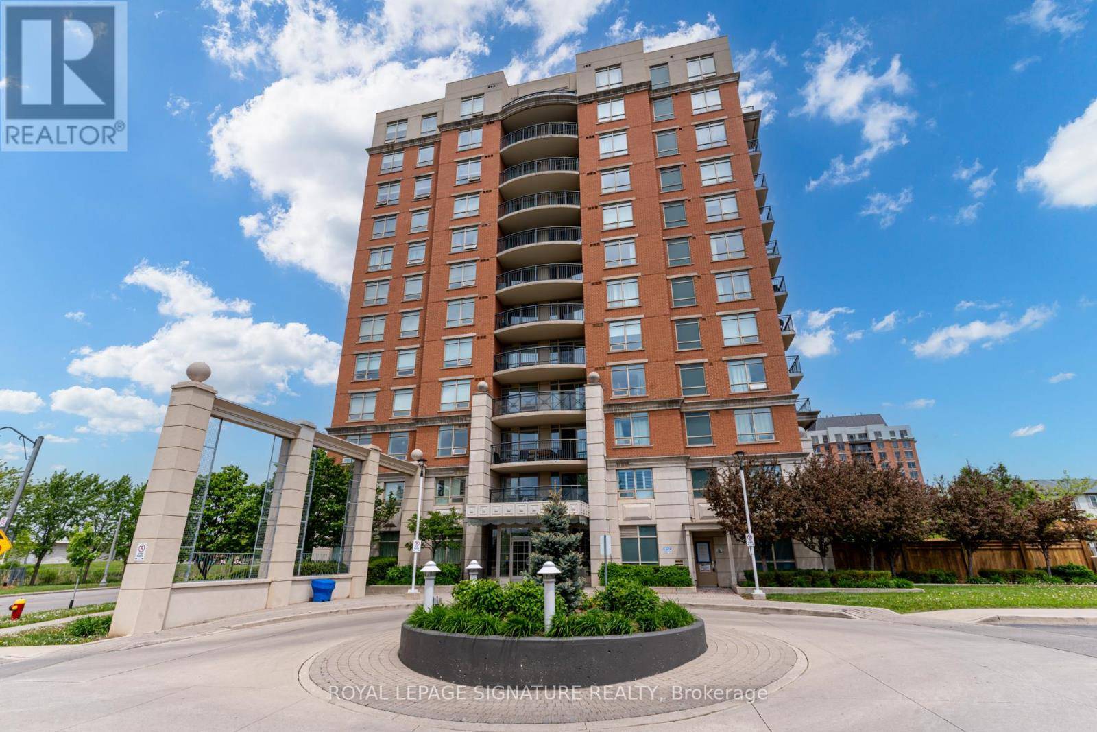 Oakville (uptown Core), ON L6H0C7,2365 Central Park DR #911