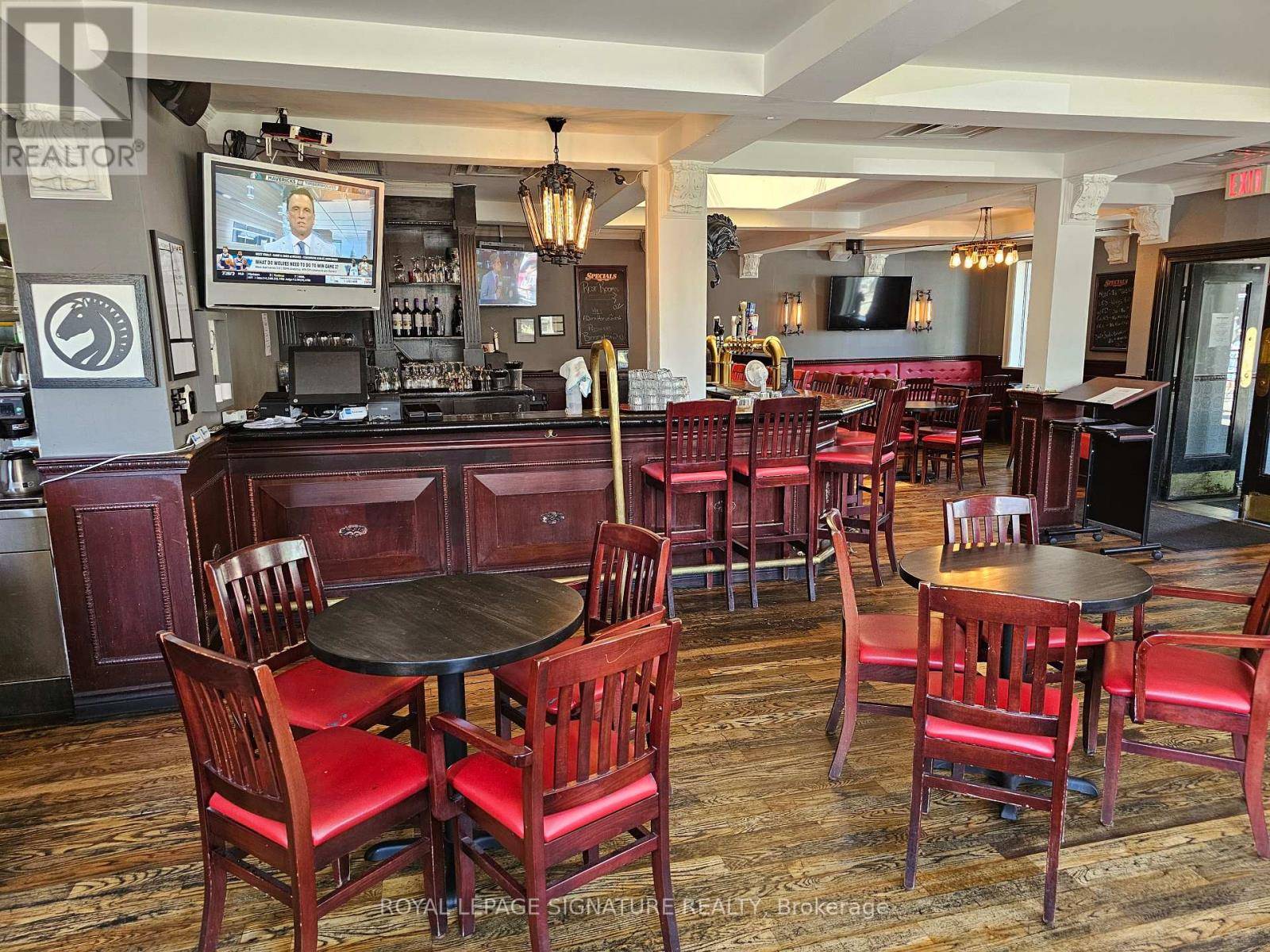Toronto (high Park-swansea), ON M6S1P7,2401 BLOOR STREET W