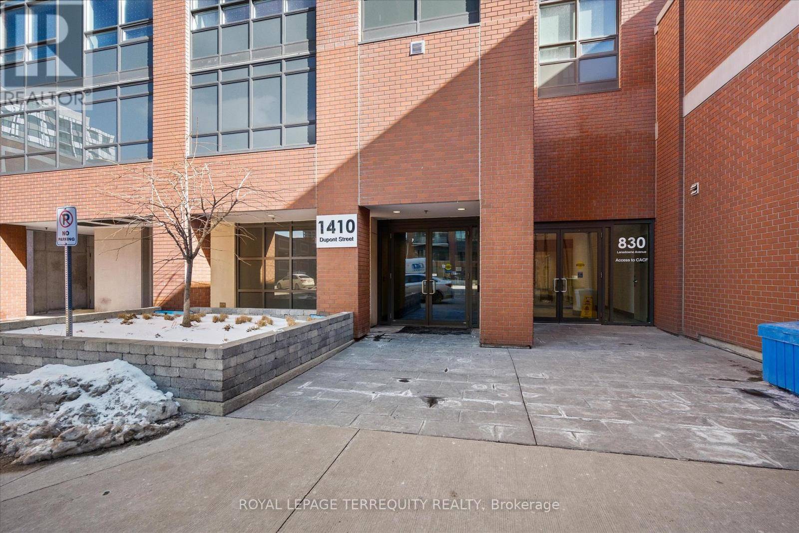 Toronto (dovercourt-wallace Emerson-junction), ON M6H0B6,1410 Dupont ST South #328