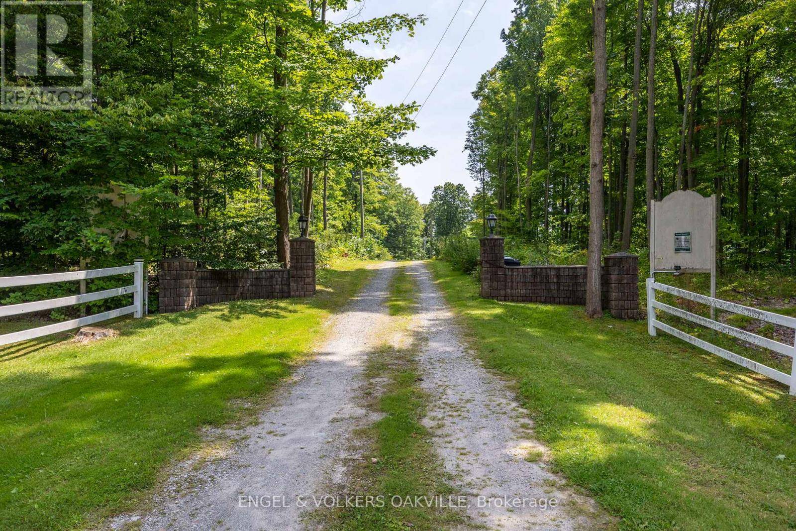 Caledon (palgrave), ON L7E0R2,10177 OLD CHURCH ROAD S