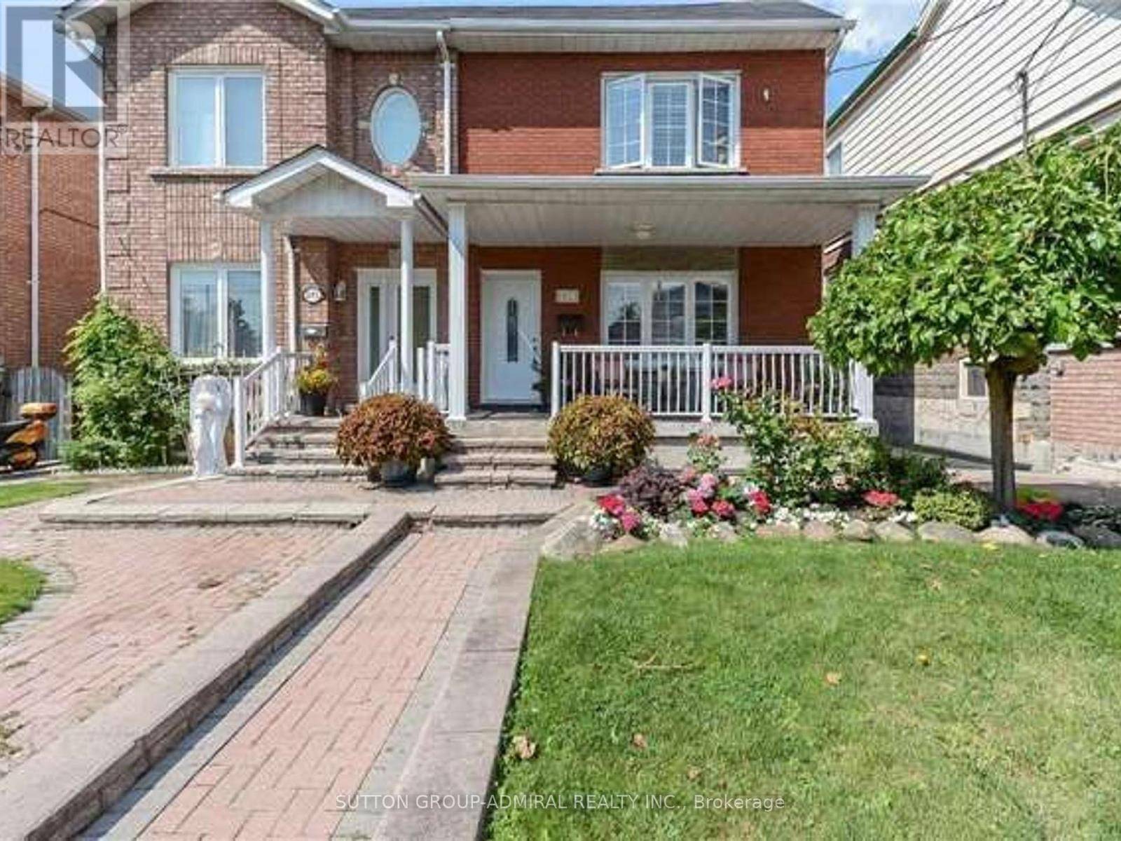 Toronto (caledonia-fairbank), ON M6E4A3,294 BOON AVENUE