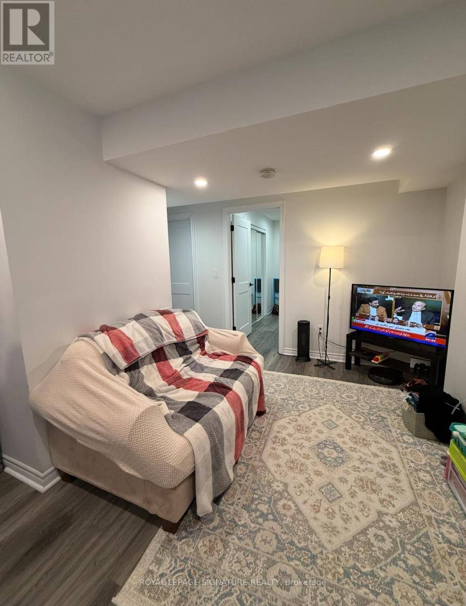Milton (ha Harrison), ON L9T7V1,477 Bessborough DR #BSMT