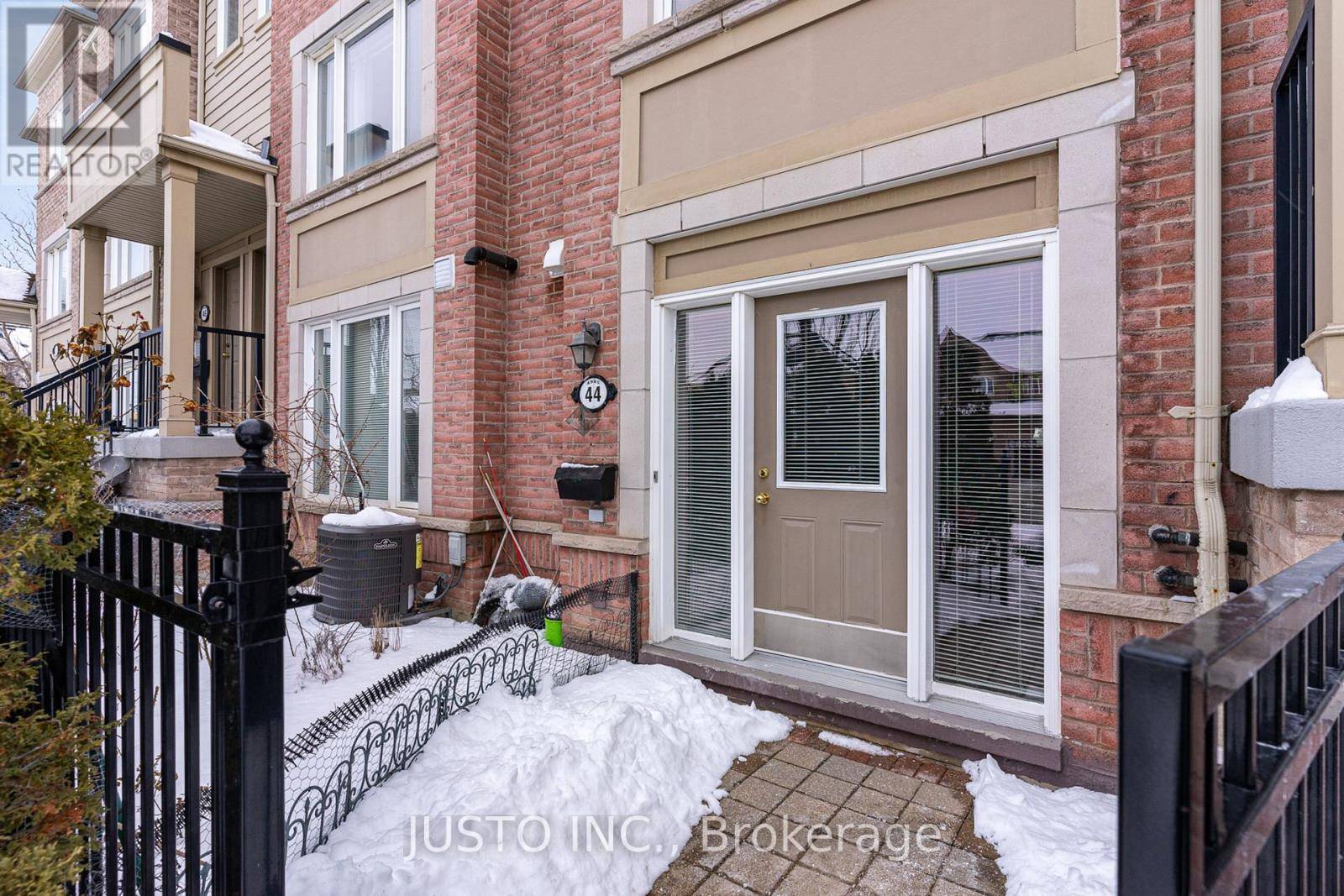 Mississauga (churchill Meadows), ON L5M8C6,4985 Southampton DR #44