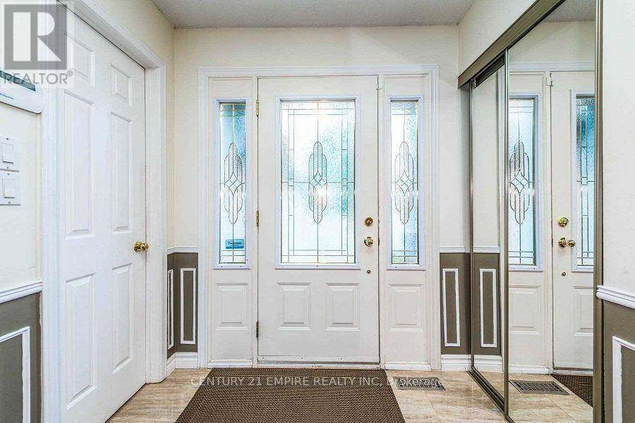 Brampton (fletcher's West), ON L6Y2M8,52 MOFFATT AVENUE