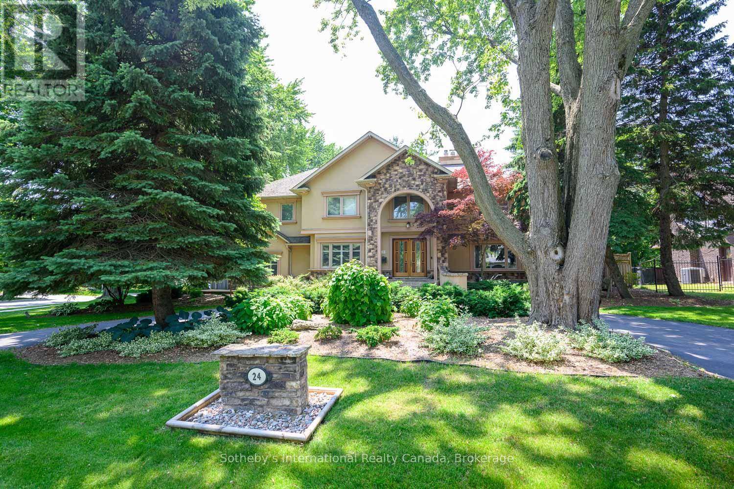 Oakville (fd Ford), ON L6J4Y9,24 BIRKBANK DRIVE
