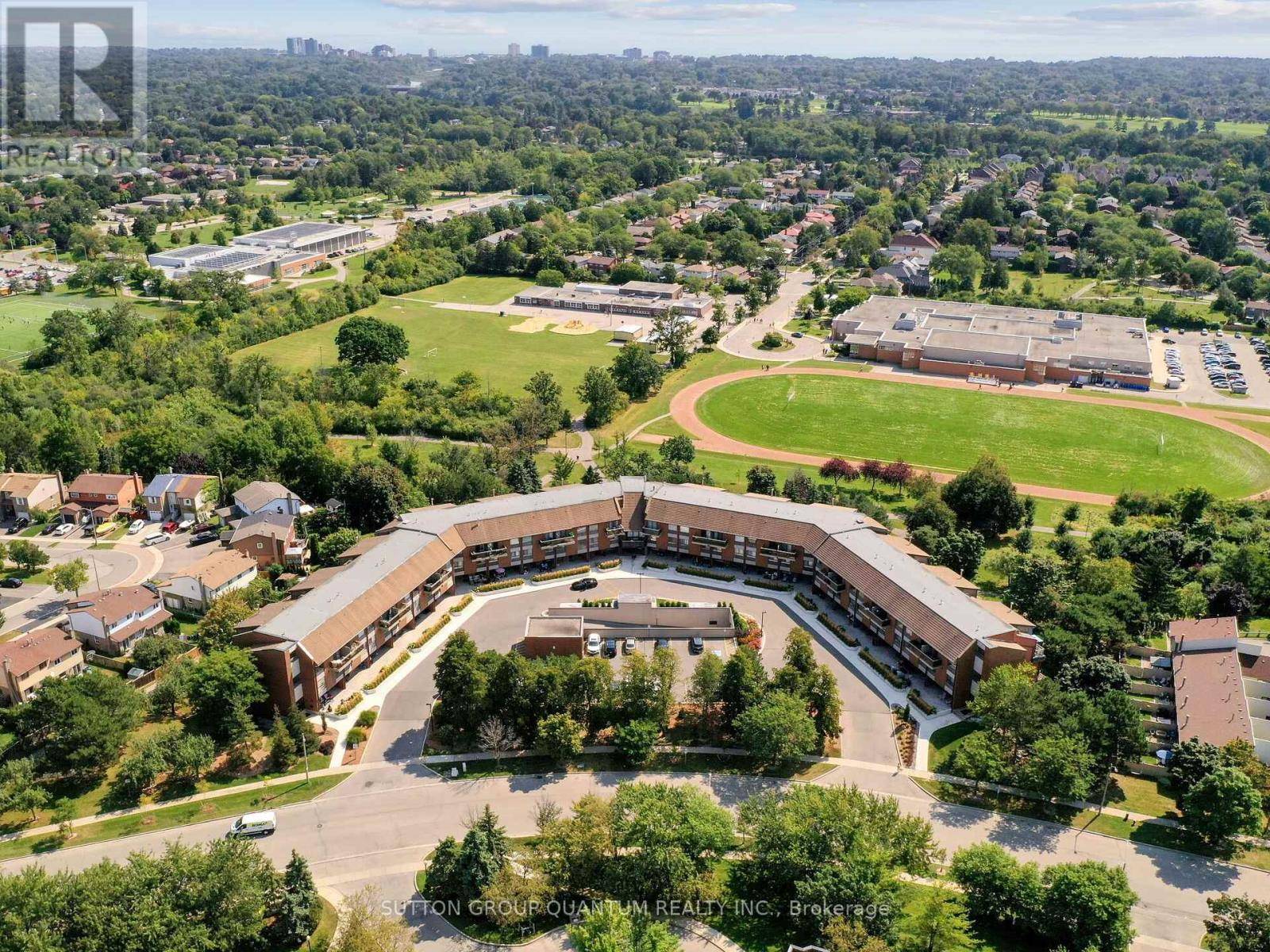 Mississauga (erindale), ON L5C3Z5,1000 Cedarglen Gate #409