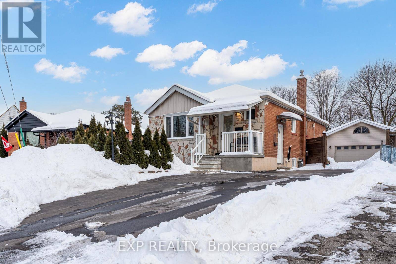 Toronto (humberlea-pelmo Park), ON M9M2J3,3 JODPHUR AVENUE