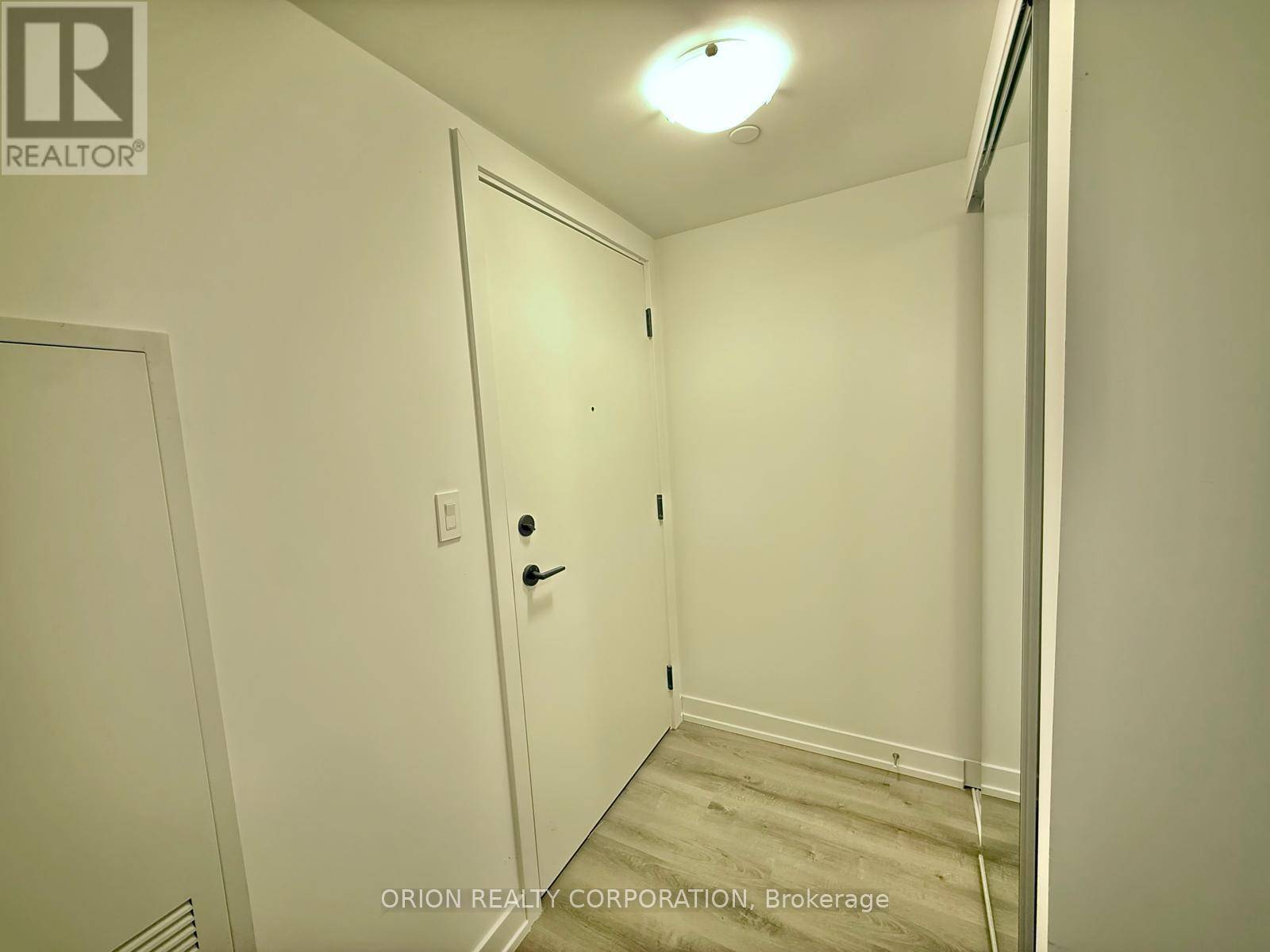 Toronto (yorkdale-glen Park), ON M6B0B1,556 Marlee AVE #506