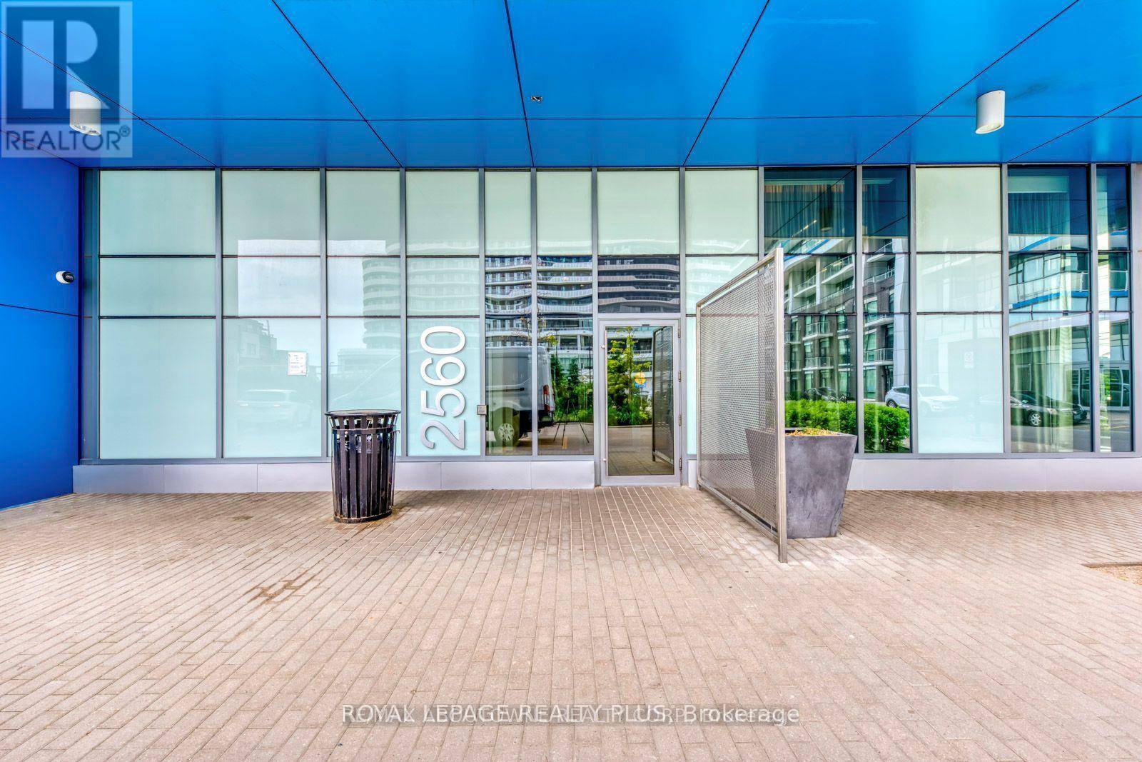 Mississauga (central Erin Mills), ON L5M0Y3,2560 Eglinton AVE West #Th-105