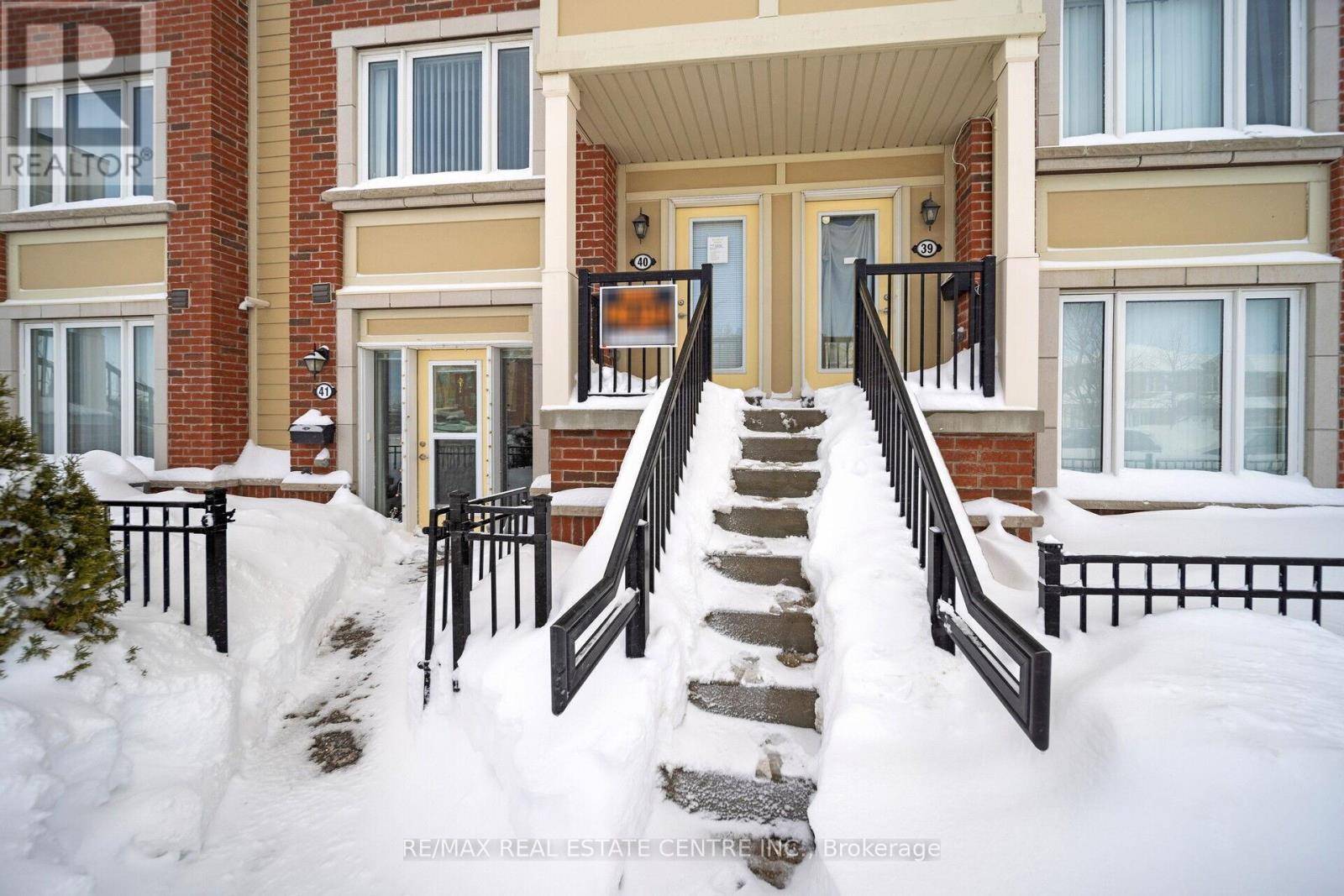 Brampton (sandringham-wellington), ON L7A0A1,250 Sunny Meadow BLVD #40