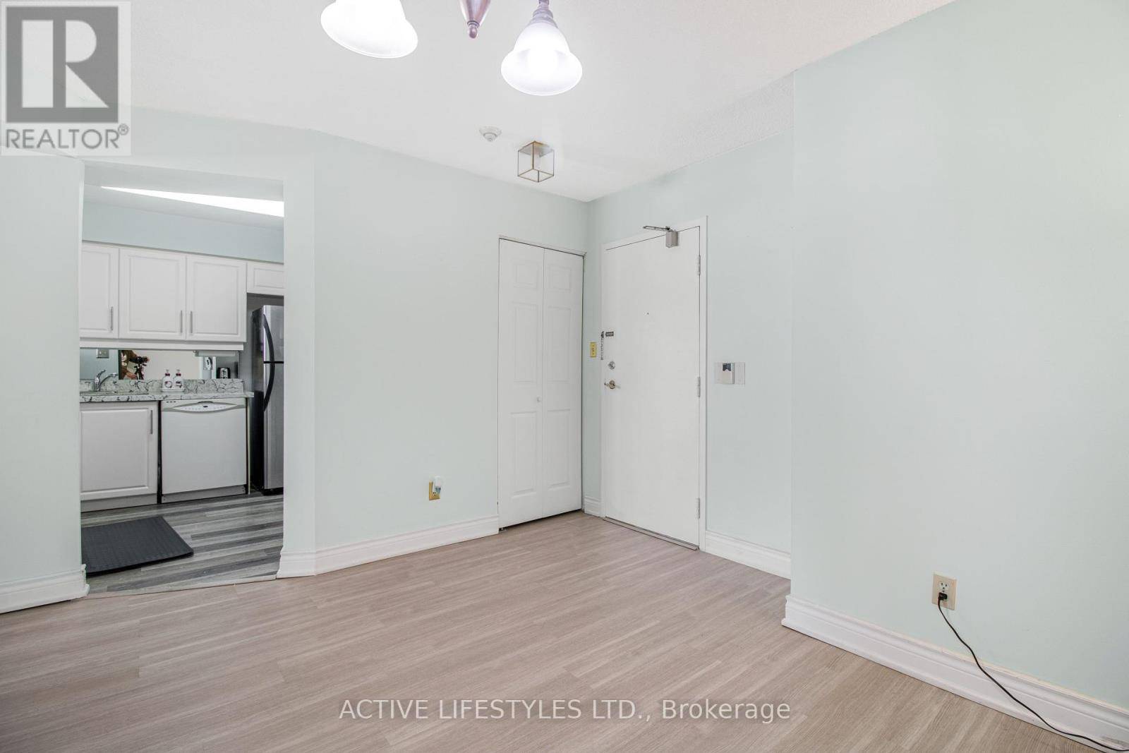 Mississauga (city Centre), ON L5B3J4,3605 Kariya DR #802