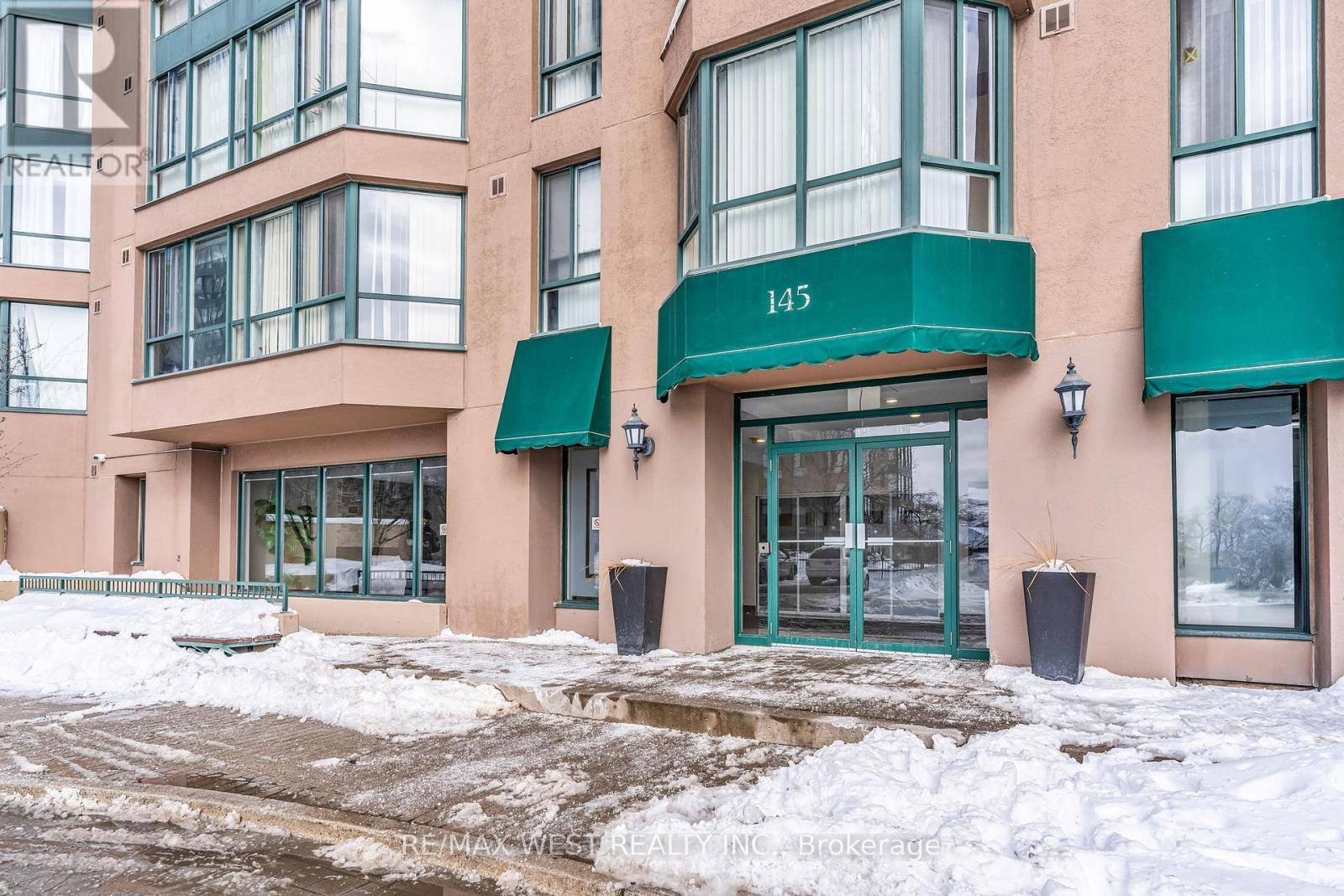 Mississauga (cooksville), ON L5B3Z1,145 Hillcrest AVE #1615