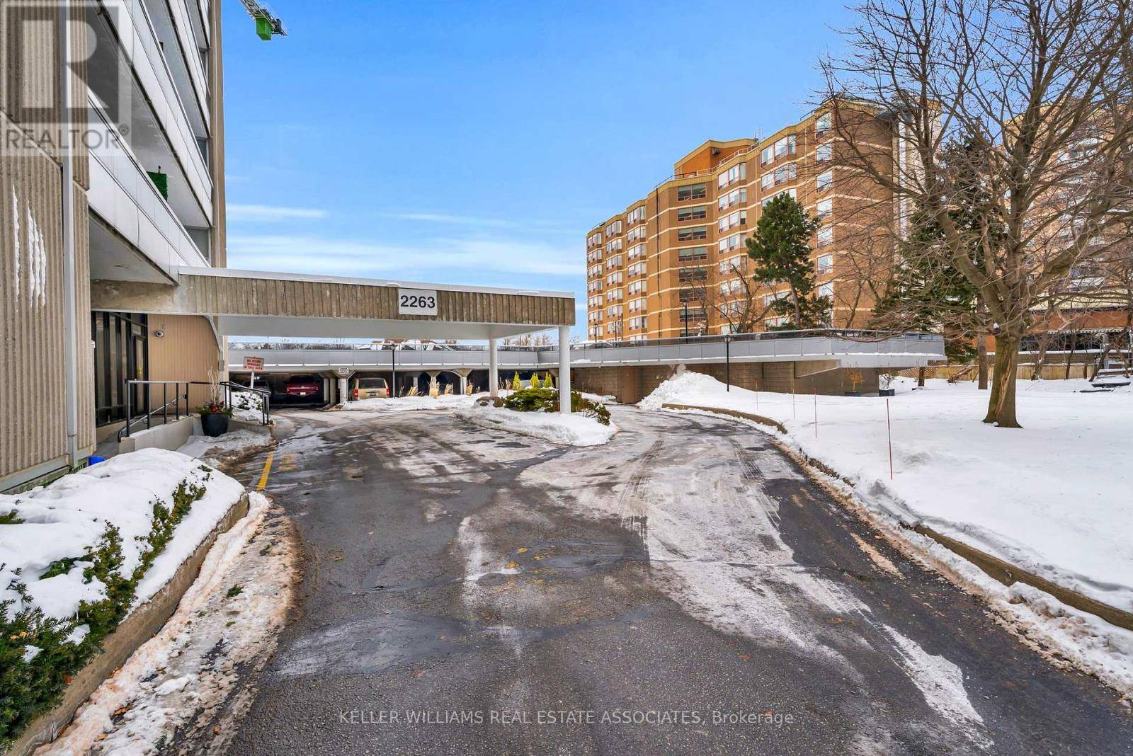 Oakville (1001 - Br Bronte), ON L6L5K1,2263 Marine DR #705