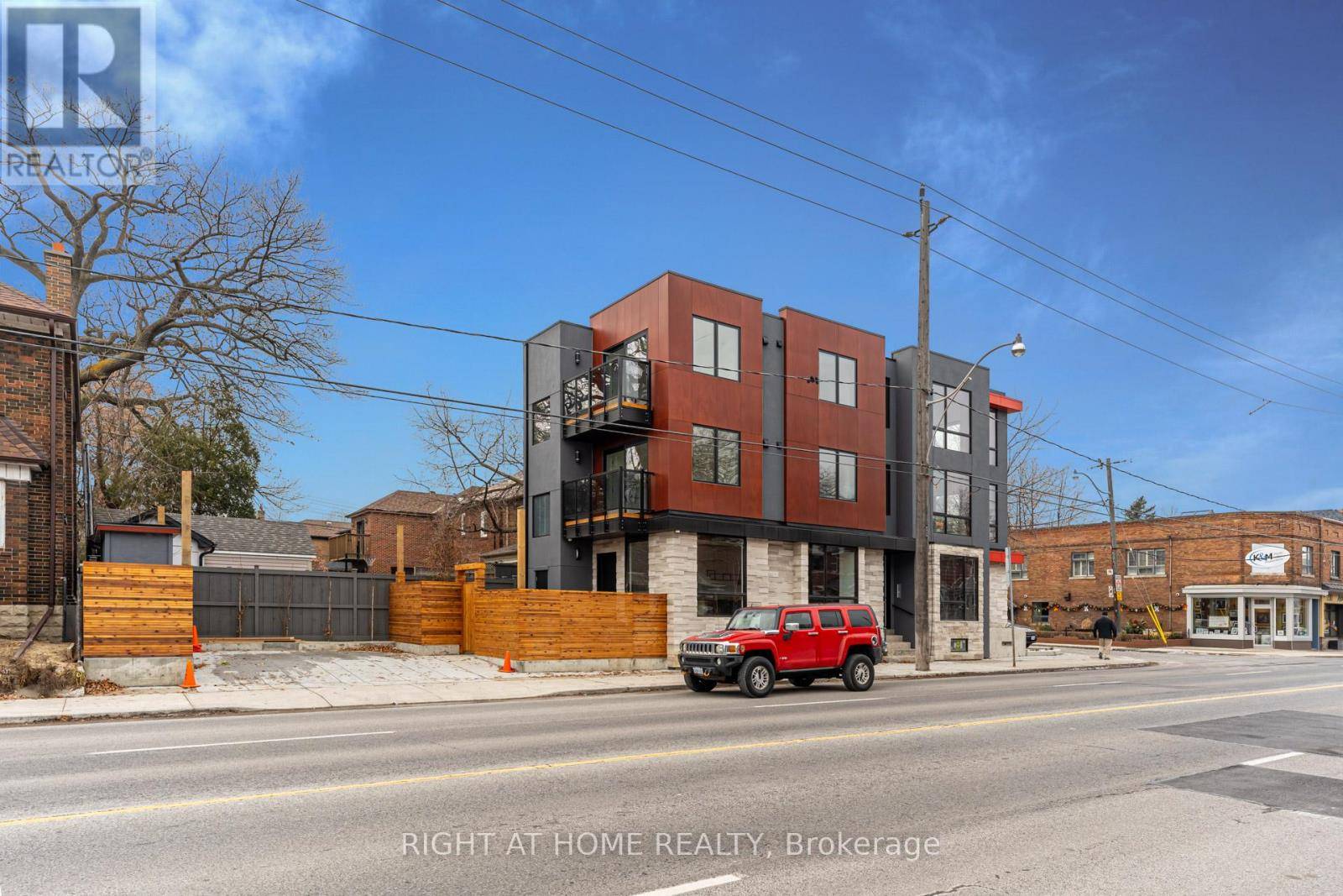 Toronto (lambton Baby Point), ON M6S3Y9,218 JANE STREET